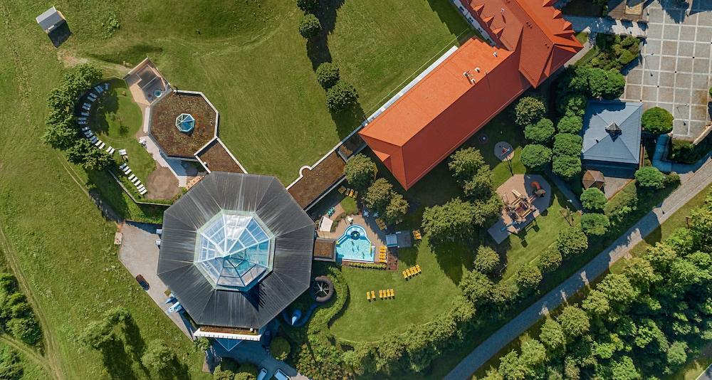 فيكتورز ريزيدنز هوتل تيستنجينبورج - Aerial View