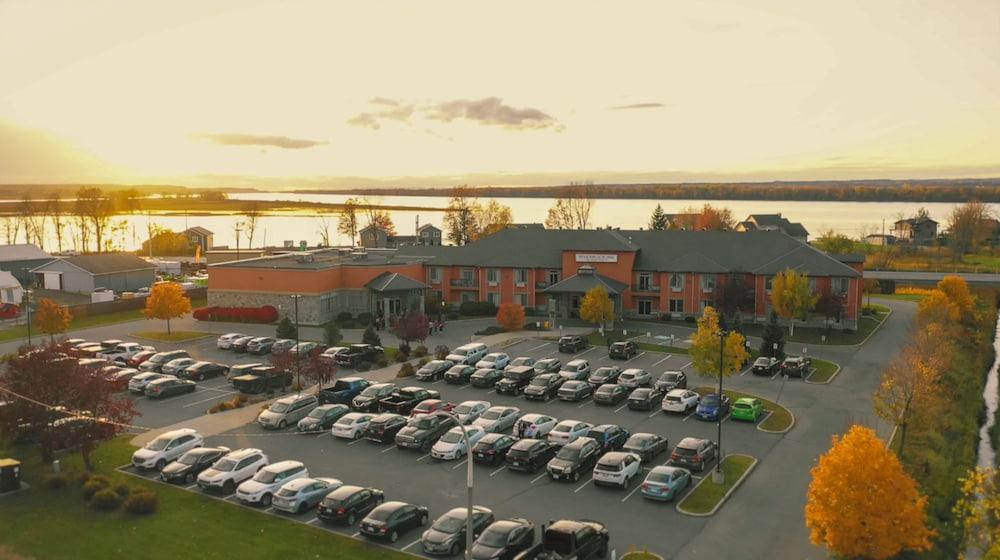 RiverRock Inn & Conference Centre - Featured Image