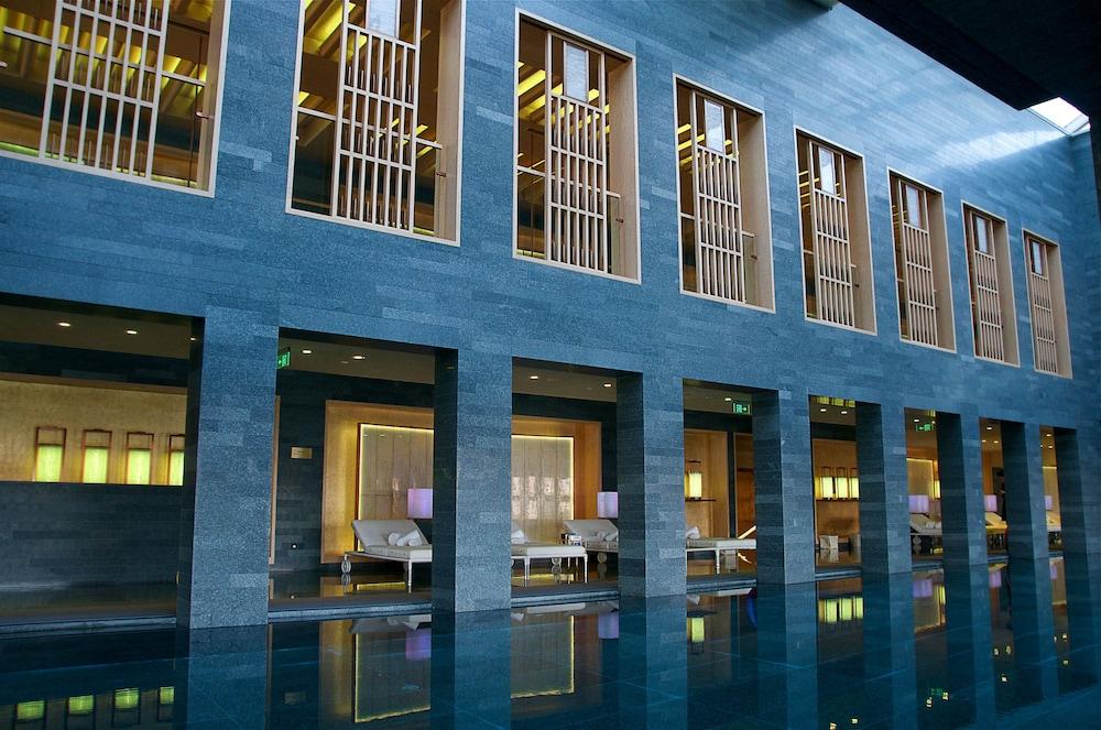 Pangu 7 Star Hotel - Indoor Pool