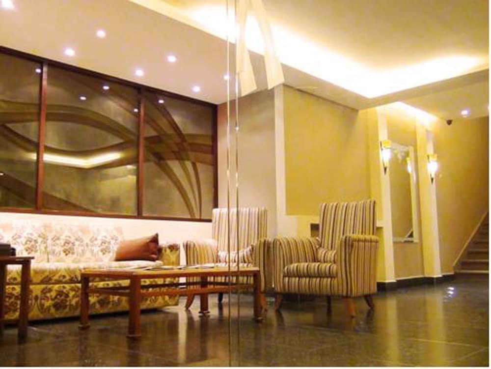 Orient Prince Hotel - Lobby