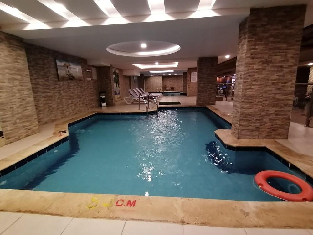 فندق المعالي - Indoor Pool