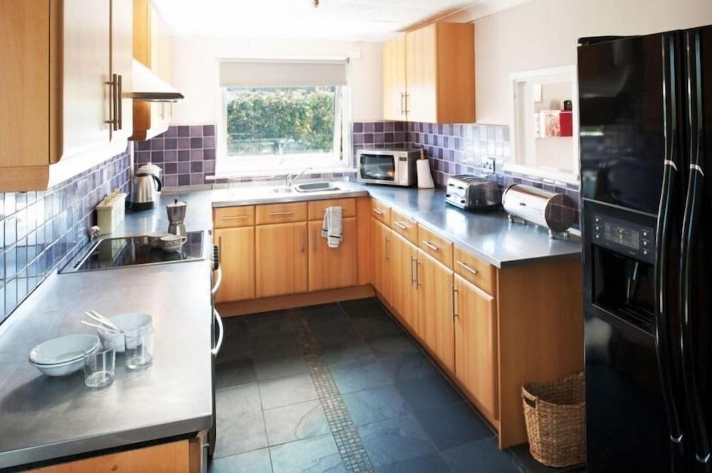 Gwithian Holidays, Godrevy House - Private kitchen
