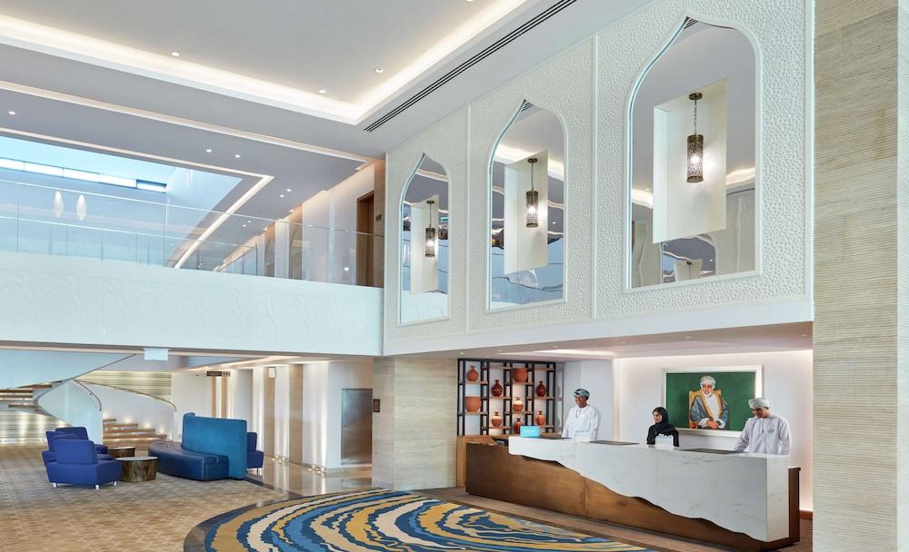 Hilton Garden Inn Muscat Al Khuwair - Lobby