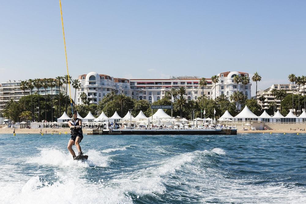 Hôtel Barrière Le Majestic Cannes - Beach