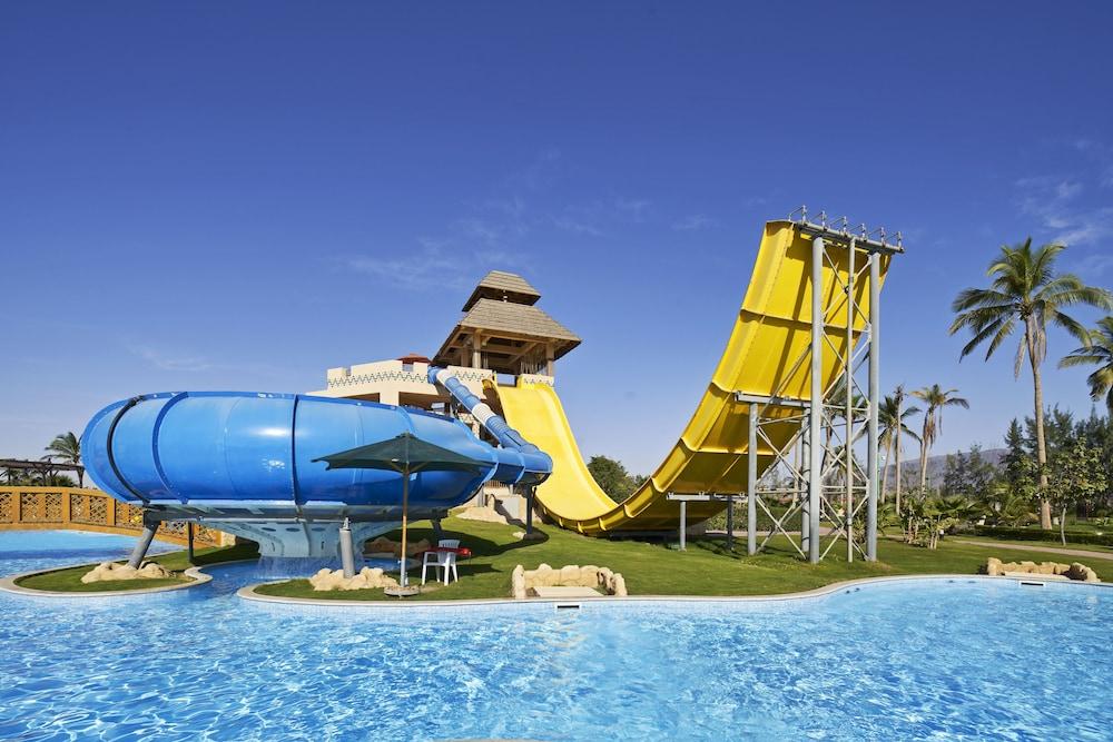 Fanar Hotel and Residences - Water Park