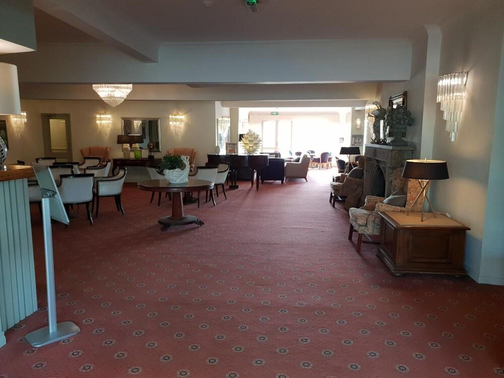 Hotel California - Lobby