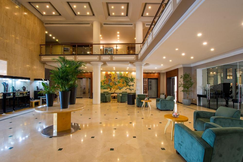 Riviera Hotel Beirut - Lobby
