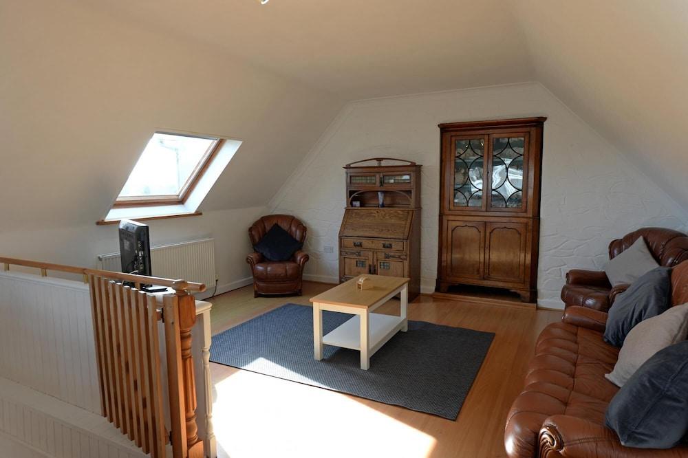 Y Bwthyn - Cosy Cottage With Parking - Room
