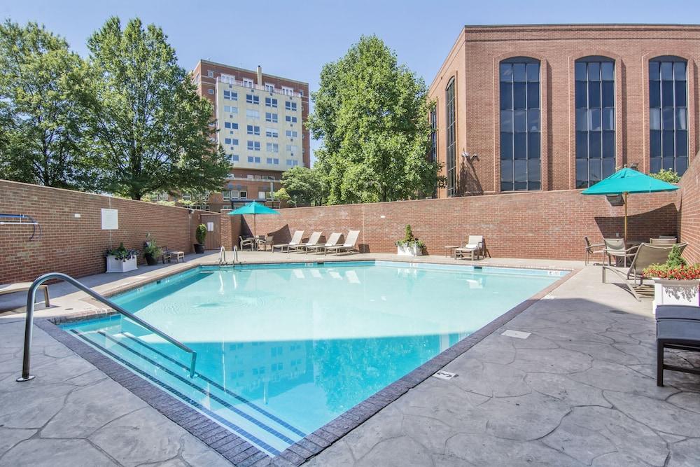 Omni Charlottesville Hotel - Outdoor Pool