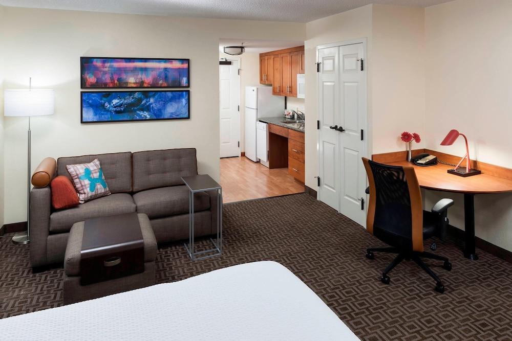 TownePlace Suites by Marriott Suffolk Chesapeake - Room