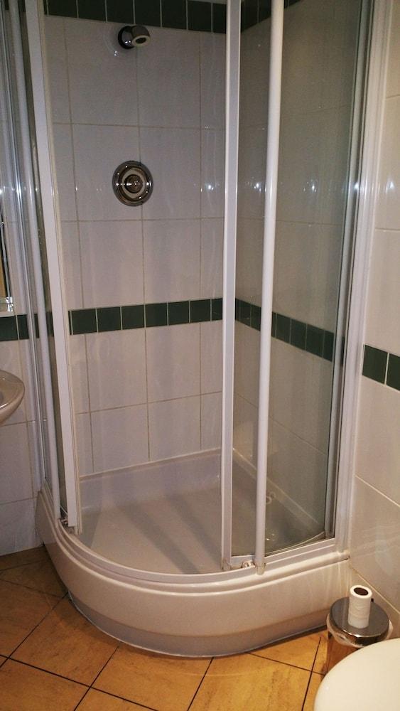 Oxford Serviced Apartments - Castle - Bathroom