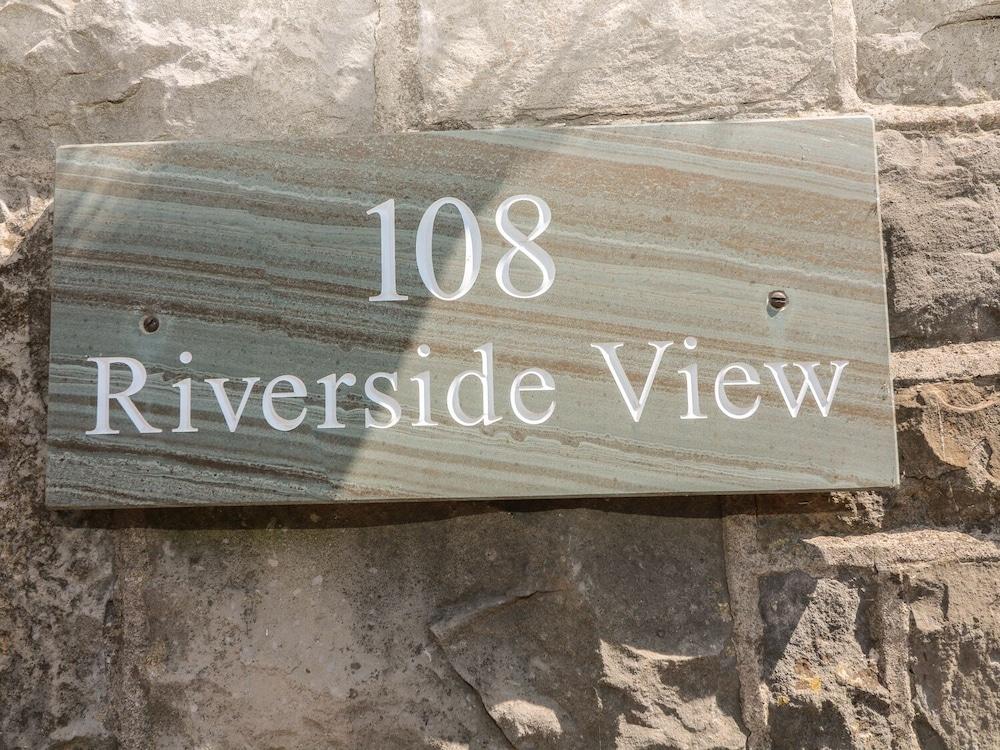 Riverside View - Interior