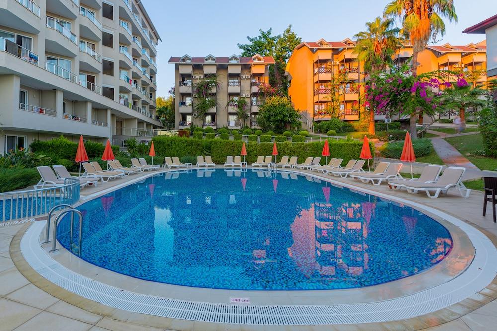 Justiniano Club Alanya – All Inclusive - Outdoor Pool