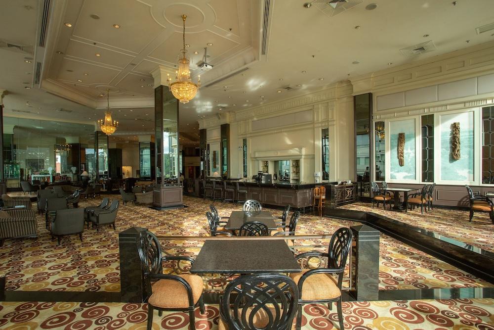 سينتارا ريفر سايد هوتل تشيانج ماي - Lobby Lounge
