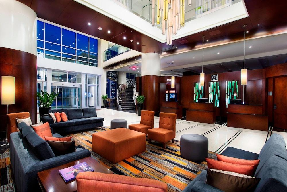 Courtyard by Marriott Montreal Downtown - Lobby