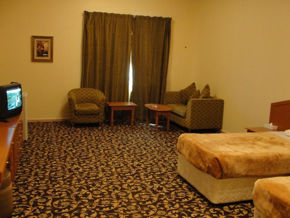 Summerland Motel - Room