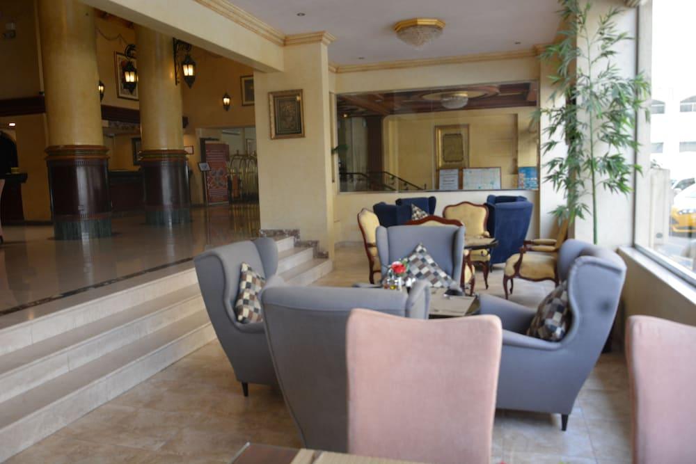 Massara House - Lobby Sitting Area