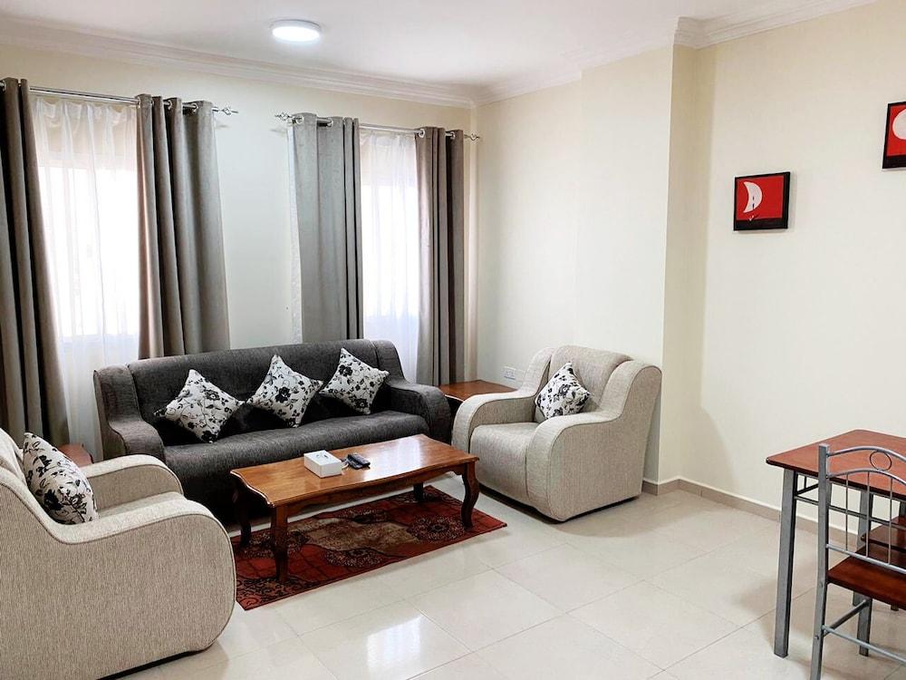 Al Murooj Hotel Apartments - Living Area