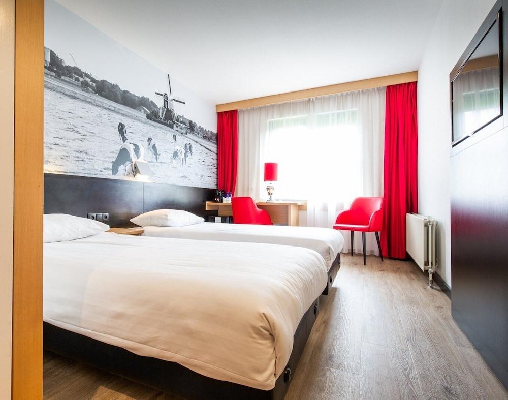 Bastion Hotel Leiden Oegstgeest - Featured Image