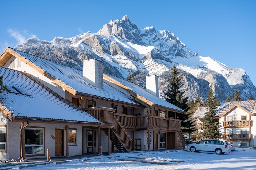 Banff Rocky Mountain Resort - Exterior