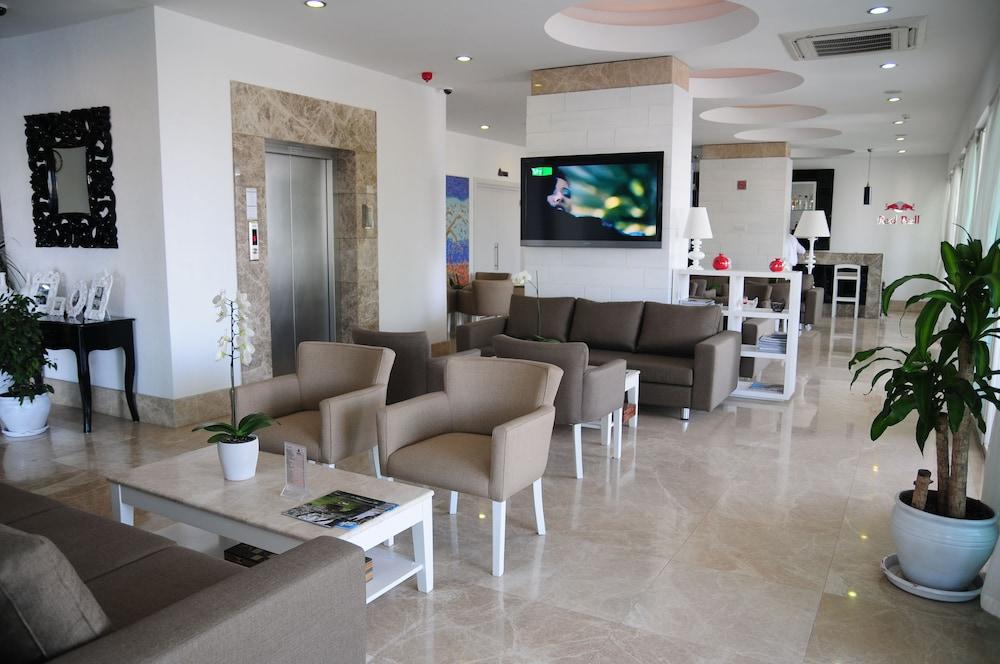 Alesta Yacht Hotel - Lobby Lounge