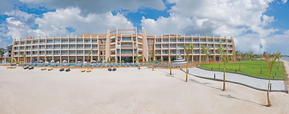 Ramada Resort by Wyndham Dar es Salaam - Exterior