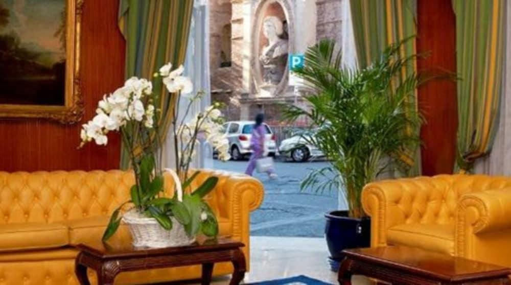 Hotel Victoria Roma - Lobby Sitting Area