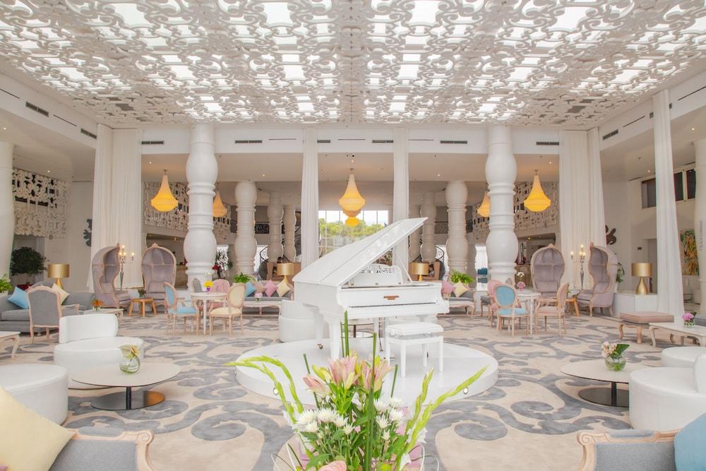 Hotel Farah Tanger - Interior Entrance