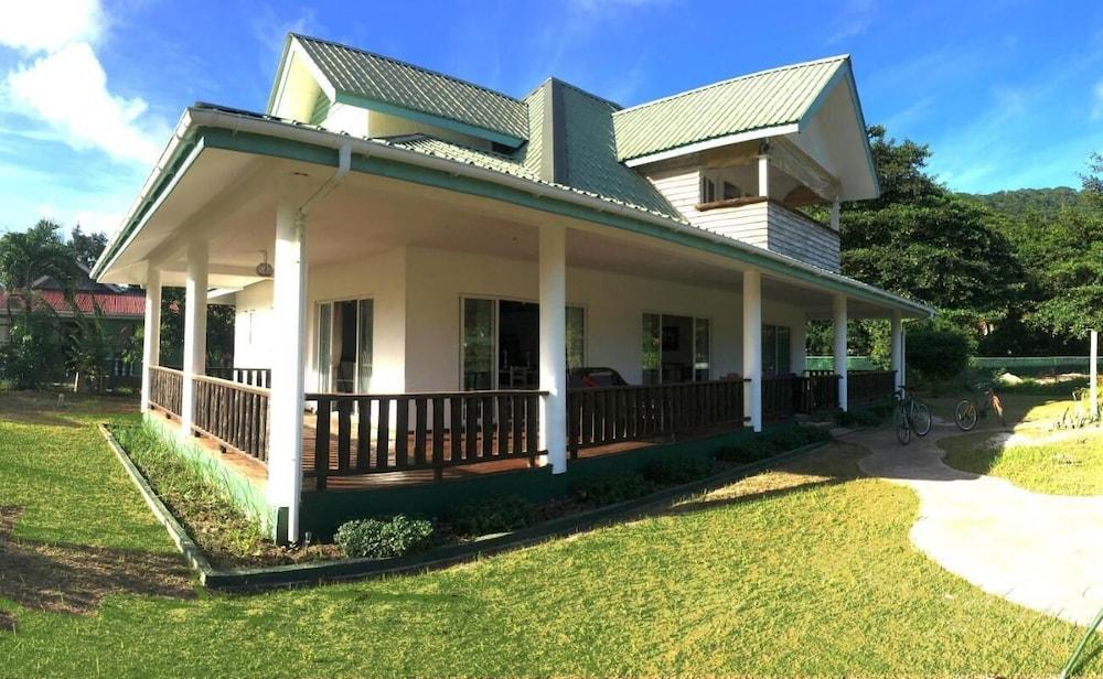 Casa Livingston - Luxury Villa - La Digue Seychelles - Featured Image