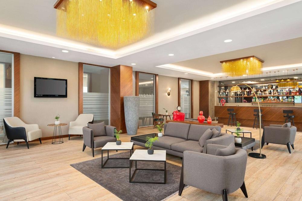 Ramada Plaza by Wyndham Samsun - Lobby Lounge