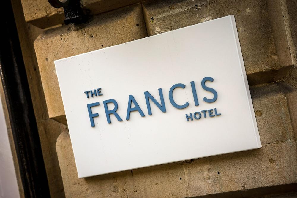 Francis Hotel Bath - Exterior detail