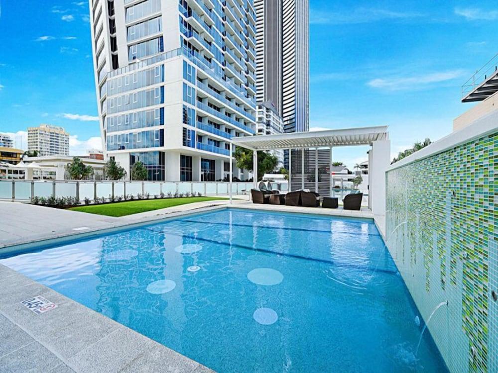 Gold Coast Private Apartments - Outdoor Pool