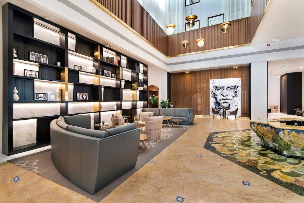 Le Meridien Abu Dhabi - Lobby Lounge