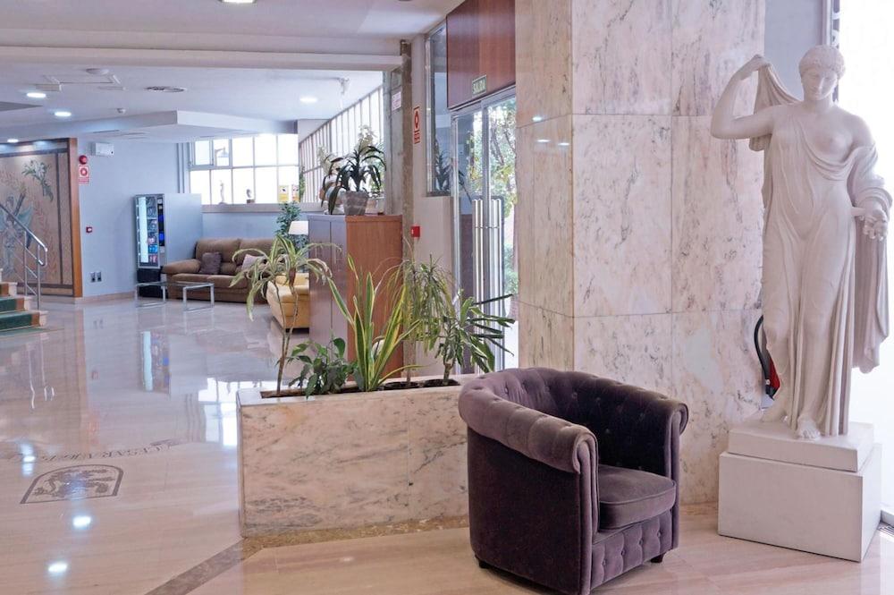 Hotel Cesaraugusta - Lobby