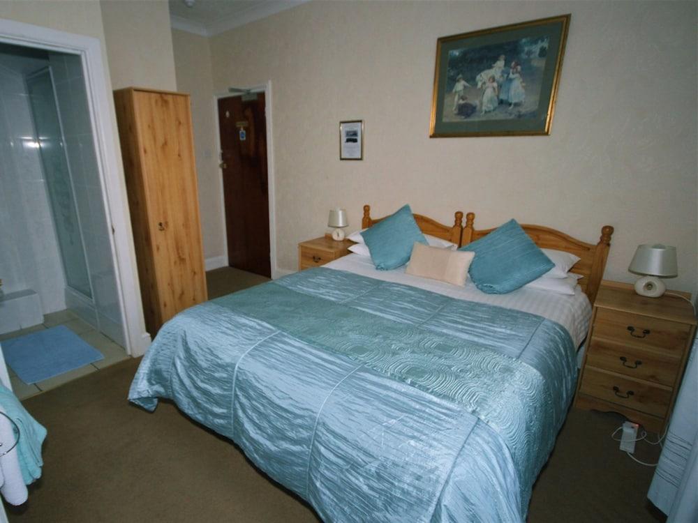 The Firs Bed and Breakfast - Room