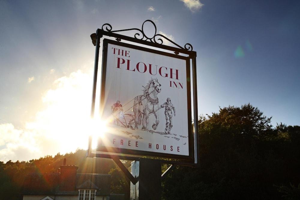 The Plough Inn - Exterior