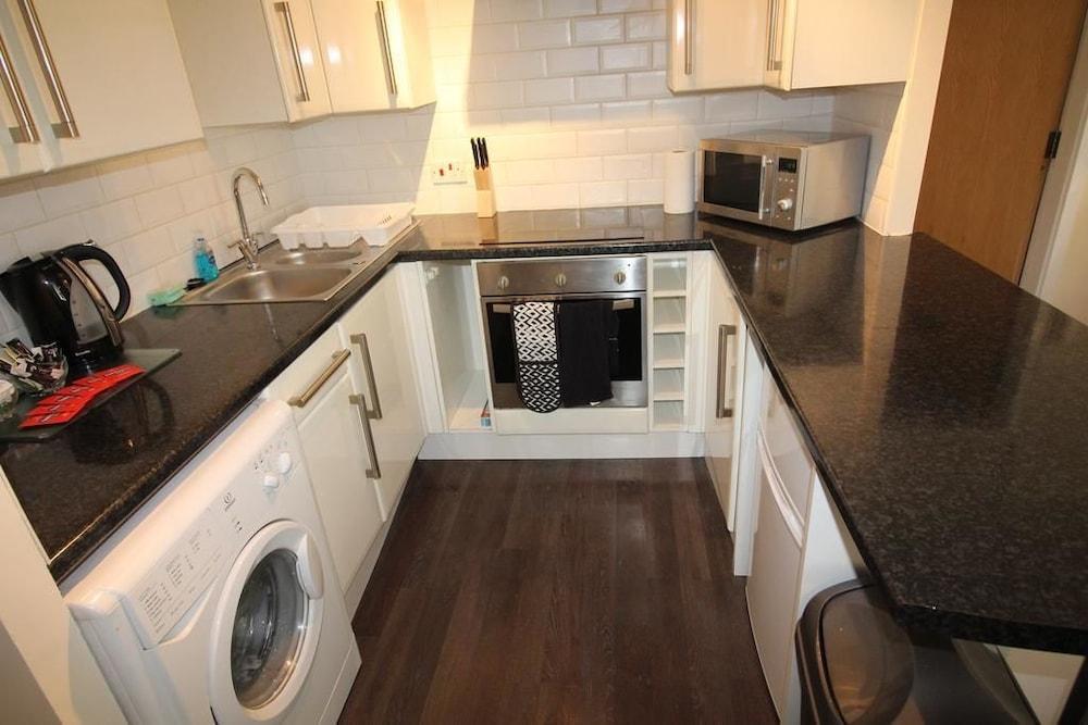 1 Bed Apartment - Private kitchen