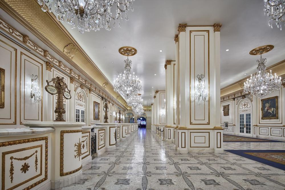 Paris Las Vegas Resort & Casino - Lobby