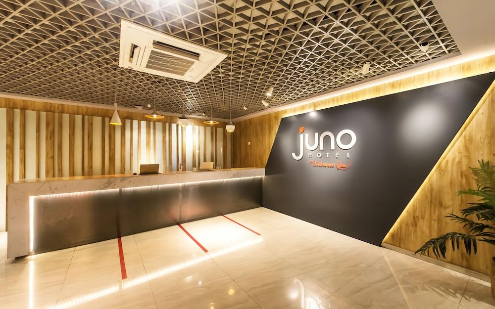 Juno Jatinegara Jakarta - Reception