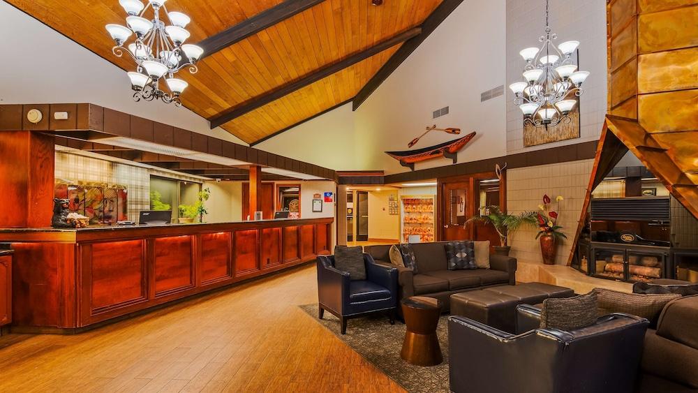 SureStay Plus Hotel by Best Western Black River Falls - Lobby