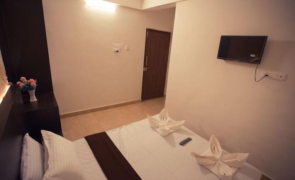 Hotel Mahalaxmi - Room