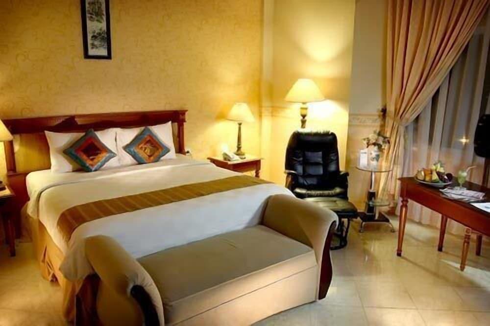 Hotel Grand Tiga Mustika - Room