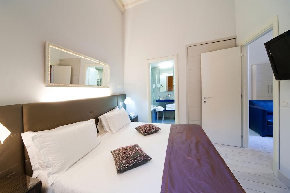 Navona Palace Luxury Inn - Room