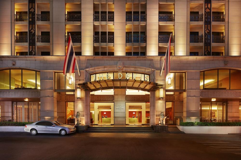 The Davis Bangkok Hotel - Featured Image