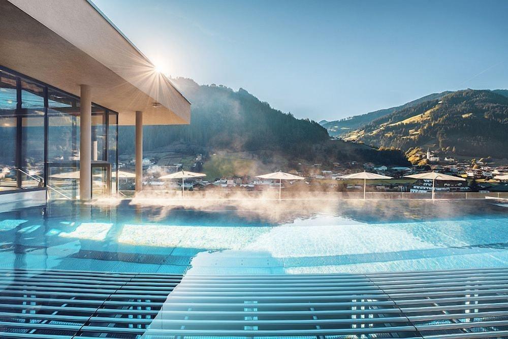 DAS EDELWEISS - Salzburg Mountain Resort - Infinity Pool