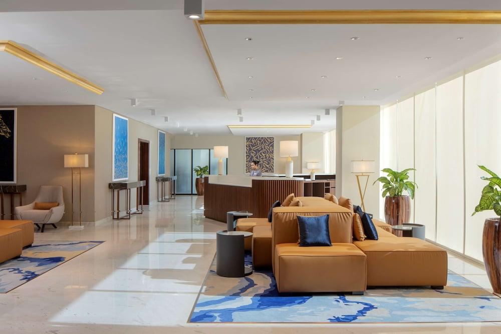فندق وأجنحة أفاني + بالم فيو دبي - Lobby