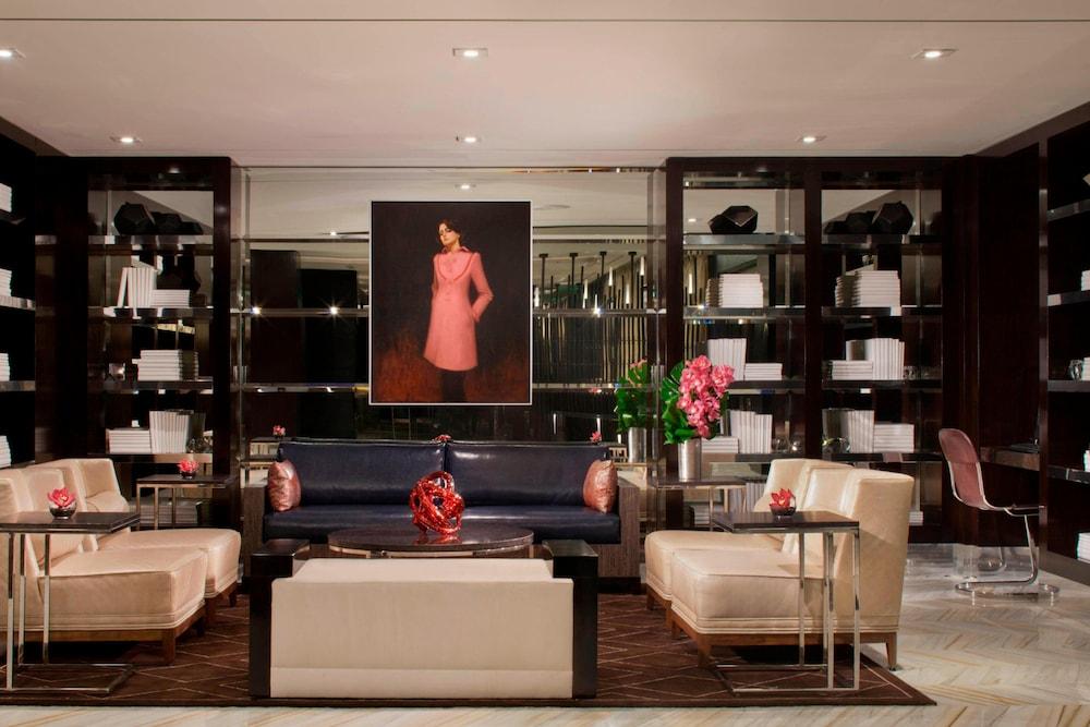 Beverly Hills Marriott - Lobby