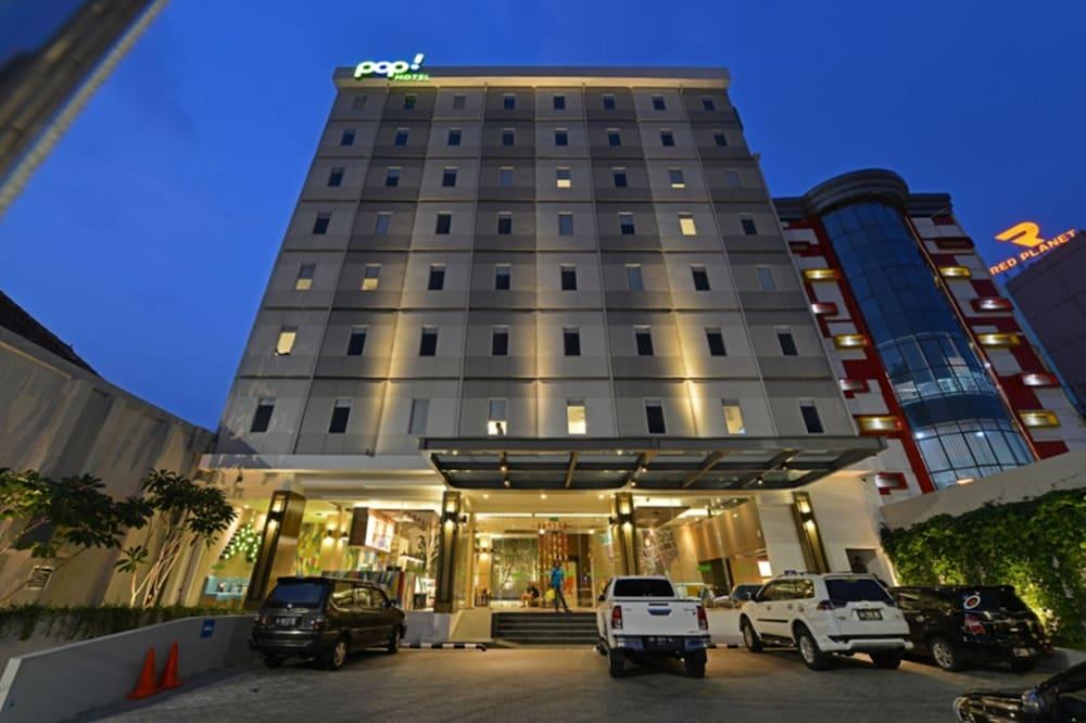 POP Hotel Pasar Baru - Featured Image
