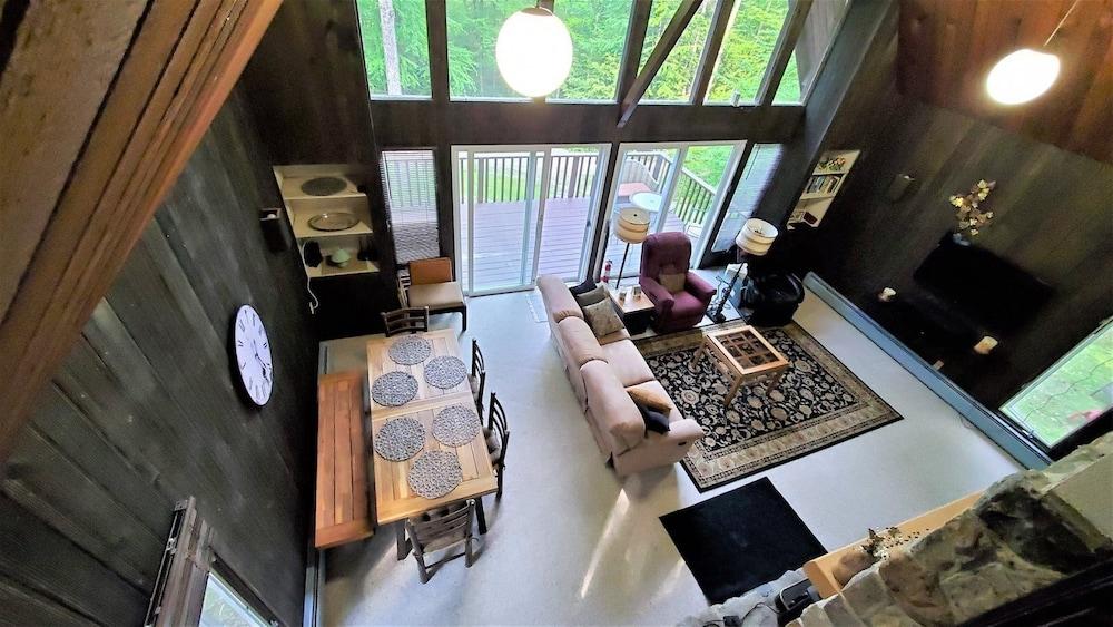 Pet-friendly Private Vacation Home in the White Mountains - Sh70c - Featured Image
