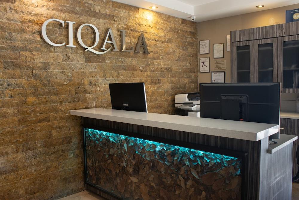 CIQALA Luxury Suites - Lobby